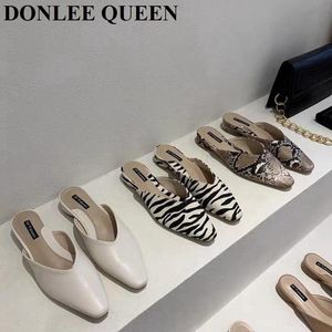 Pantofole marca donna slip di punta quadrata su scarpe muli alla moda zebra mobilità serpente a basso tallone le donne fa scivolata femminile primavera