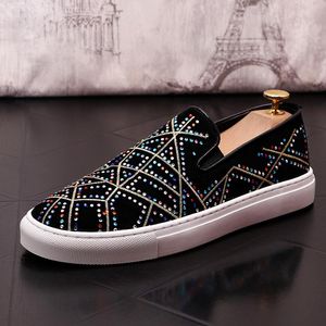 2022 Mais novo Designer Nubuck Homens Hairstylist Sapatos Rhinestone Luxo Flat Walking Dress Party