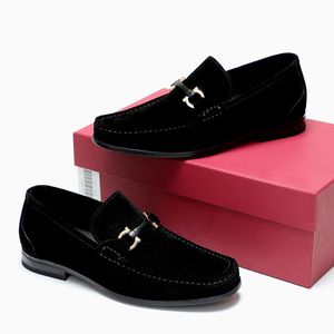 2021 Designer Mens Klänning Skor Läder Metall Äkta Läder Bröllop Fashion Flats Driving Skoess Hög kvalitet Storlek38 ~ 45