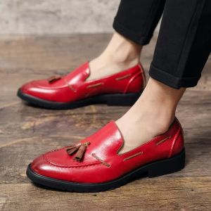 Patente de tamel de couro pontiagudo Autumn Tassel Flats Sapatos Oxford Men Mocos casuais calçados formais Zapatos Hombre