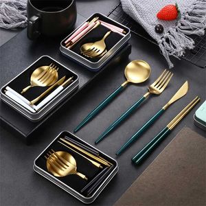 Wyjmowane 304 Stal nierdzewna Przenośne sztućce Zestaw Camping Camping Stołowiec Chopsticks Spoon Składany zestaw 211108