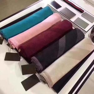 Lenços de algodão de lenço de lenço de triângulo das mulheres da marca para todas as estações de lenços de luxo homens e mulheres 140cm * 140cm