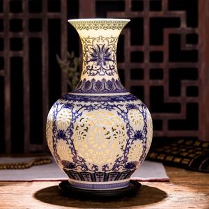 Jingdezhen Hollow Ceramic Chinese Blue And White Pierced Living Room Decoration Porcelain Flower Vase 210310