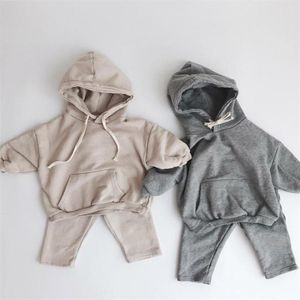 Nyfödda Baby Kläder Satser Höst Boys Hooded Sweatshirt Långärmad Toppar Kids Girls Harembyxor Svokat Barnkläder Set 210226