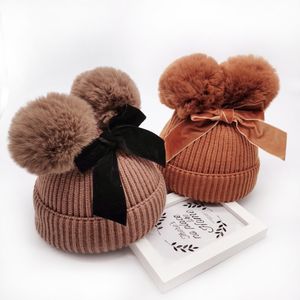 ダブルファーボール蝶帽子ベビーポンビーニーキャップ幼児子供女の子冬暖かいかぎ針編みニット帽子アクセサリーキャップ