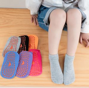 Moda Kısa Spor Trambolin Çorap Yetişkin Çocuklar Kaymaz Silikon Alt Kavrama SOX Eğlence Parkı Sıçrama Antiskid Çorap Ev Zemin Çorap Toptan