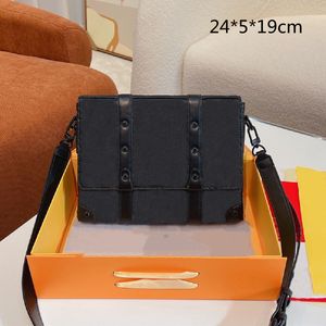 Designer Mens Präglade axelväskor Tryck Crossbody Messenger Bag Fashion Black Emboss Cross Body Small Plain Briefcase Handväskor Purses Blommor Brev Topp