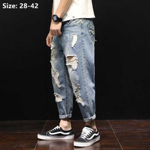 Män sommar rippad ankel längd plus storlek jeans 38 40 42 harem hål hip hop byxor denim repade lösa pojkar coola blå byxor x0621