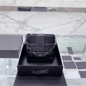 Designers de luxo bolsas médias de balde adota couro de alta qualidade, carteira de grande capacidade e cartão bancário móvel que é adequado para compras e viagens