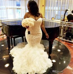 Plus Size Brautkleider Meerjungfrau Schatz Rüschen Afrikanische Brautkleider Schnürung hinten Tüll Spitze Applikationen Dubai Arabisch Vestidos BC10048
