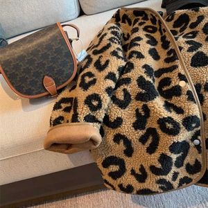 Cappotto con stampa leopardata imitazione pelo di agnello primavera femminile e stile autunnale sciolto pelliccia di media lunghezza spessa un peluche piccolo 211014