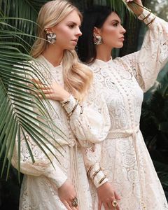 Casual Dresses Romantic Beige Paisley Lace Cutwork Hollow Out Fringe Rope Belted Maxi Klänning Långärmad Singel Breasted Midi Formell Robe Gow