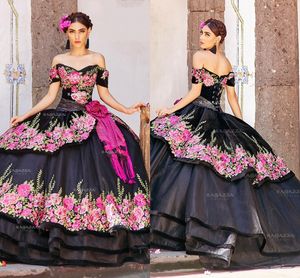 Black Quinceanera Dresses Aplikacja Puffy Spódnica Szorstki Corset Sweet 16 Sukienka Długie Vestidos DE 15 Ball Suknia Bal Suknie