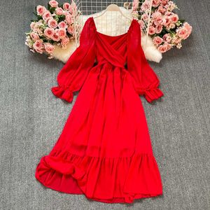 Sexig röd / vit lång klänning Kvinnor Strand Semester Vestidos Elegant V-Neck Puff Sleeve Hög midja Bandage Robe Vår sommar 2021 Y0603