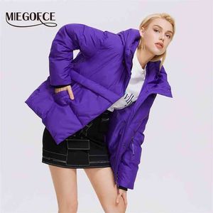 MIEGOFCE Zima Z Kapturem Kobiet Kurtka Krótki Asymetryczny Designer Parka Zipper Pocket Płaszcz Odpinany Pasek Parkas D21901 210923