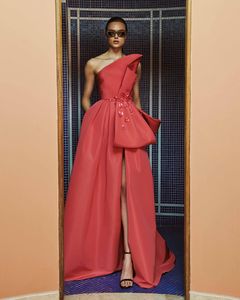 2021 Fashion Long A-Line Formal Aftonklänningar med fickor Sexig Stroplös sida High Split Peplum Prom Party Dress Robe de Soriee Vestidos