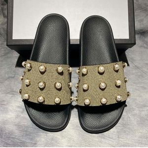 Kadın Terlik Moda Tasarımcılar Düz Slaytlar Çevirme Yaz Açık Bej Loafer'lar Banyo Ayakkabı Beachwear Terlik Orijinal Kutusu ile