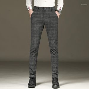 Męskie spodnie 2022 Moda Mężczyźni Dress Pant Plaid Business Casual Slim Fit Pantalon Homme Classic Vintage Suit Spodnie Wedding 38