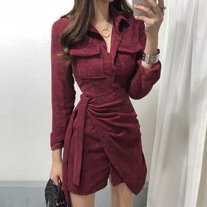 Abiti casual YAMDI Vintage Donna Elegante Autunno Inverno A-line Abito di velluto a coste allentato Donna Party Stile coreano Manica lunga 2021 Robe