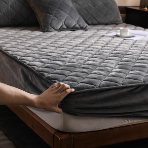 Waterproof Mattress Bed Cover Luxury Fitted Bed Sheet Protector Bedspread Grey Red Coral Fleece Thick Soft Pad for Bedroom C0223