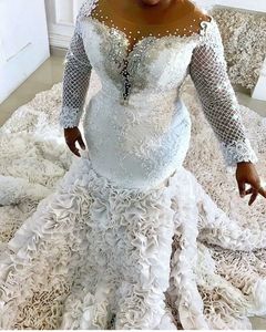 Plus storlek 2021 sjöjungfru bröllopsklänningar Brudklänningar Långärmad pärlstav av axeln Tiered Ruffles Lace Robe de Mariée