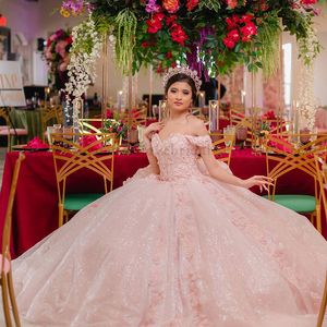 Floral charro quinceanera klänningar rosa av axel spets broderi prinsessa sweety 16s flickor maskerad fest klänningar242q