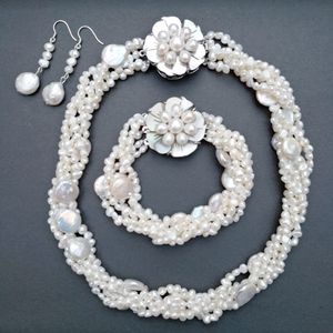 Nugget Perla d'acqua dolce barocca Cinque fili Collana intrecciata Bracciale Orecchino Set di gioielli di perle bianche Gioielli da donna