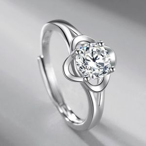 S925 Silver Simulation Moissanite Proposta Confissão Diamante Flor Anel Moda Personalidade Elegante Jóias Namorada Presente