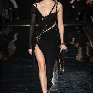 جودة عالية أسود طويل الأكمام كتف واحد مفتوح شوكة رايون ضمادة فستان كوكتيل حفلة Bodycon اللباس 210303