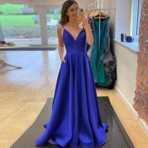 Simple Royal Blue Satin Prom Dresses With Pockets 2022 A Line V-Neck Spaghetti Strap Formal Evening Party Gowns Open Back Women Special Occasion Dress