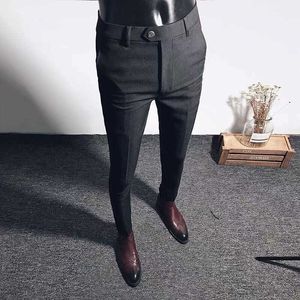 2019 NYHET High-End Brand Boutique Mode Solid Färg Mens Grå Casual Business Suit Byxor Sociala Male Slim Byxor Y0811