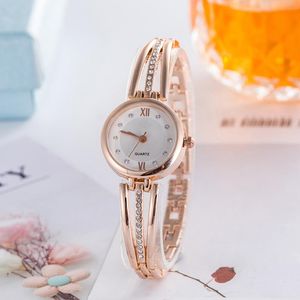 Wristwatches Japanese And Korean Fashion Alloy Luxury Quartz Watches Simple Women's Style Banquet Ladies Gift Choice