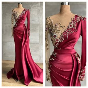 Fantastische Stickerei Perlen Applizierte Meerjungfrau Abendkleider Vintage Dunkelrot Sheer Langarm Falten Prom Party Kleider Vestidos BC5321