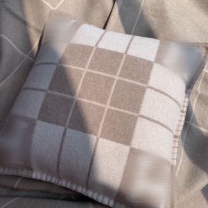 Luxury pillow case designer Signage Cushion cover top quality real cashmere wool material check stripe pattern 5 colors available 45*45cm for home decoration gift