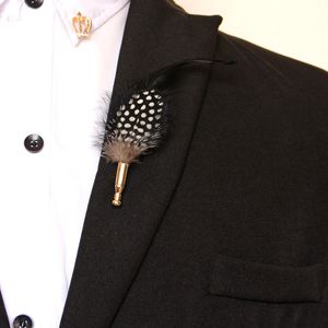 Original retro European American style high-end feather brooch leisure stage host pin shirt corsage men and women