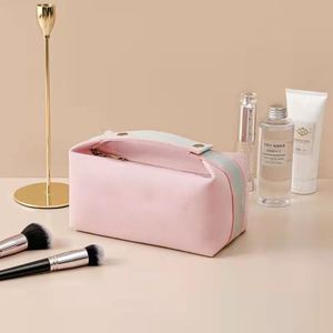 Cross body Makeup Bag Cosmetic Bag Toiletry Pouch Nice Diamonds Cases Women Toiletry Bag Travel Bags Clutch Handbags Purses Mini Wallets Toiletry Organizer Bag