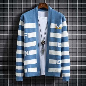 Şerit Kontrast Erkek Kazak Sweter de Hombre Moda Hırka Standı Yaka Kazak Vetement Homme Erkek Giyim 211112