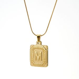 Unikt 18k guld silver 26 Initial stora bokstäver A till Z Alfabet Hängsmycke med ormkedjekvalitet Rostfritt stål Square Charm Necklace för män Lady Couple Lovers