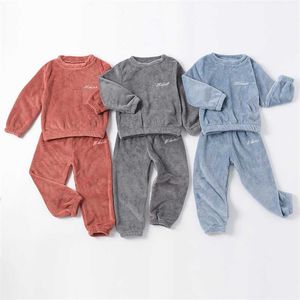 Long Top e Calça Inverno Crianças Pelúcia Pijama Engrossar Warm Flannel Sleepwear Meninas Loungewear Coral Fleece Kids Pijamas Boy 211130