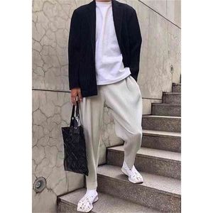 Miyake Pleated men's casual straight pants harem trend loose nine points running track men 2005 210715