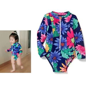 As meninas de roupa de banho infantil florescem por cima de mangas compridas + chapéu Bebê Sunscreen Moda Crianças Crianças Swimwear para 210625