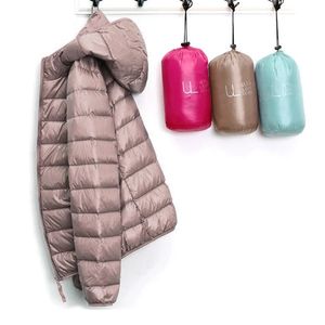 Feminino Casacos clássicos de penas Jaquetas de inverno leves Jaquetas de inverno Parka de alta qualidade Casaco casual laqueado brilhante Portátil Quente Feather Feather Jaqueta com capuz roupas