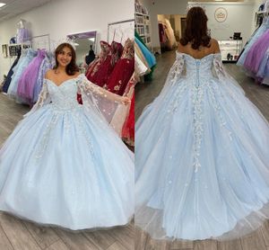 2022 Unik Tulle Ball Gown Quinceanera Klänningar Långärmade Juliet Applique Beaded Off The Shoulder Princess Sweet 16 Dress Prom