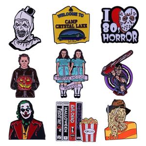 Spille, spille DZ777 Halloween Horror Movie Figure Collection Smalto Pin Badge Bag Abbigliamento Risvolto Donna Uomo Gioielli Regalo