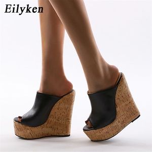 Eilyken Summer Outdoor Fashion Pantofole con plateau peep toe Sandali in pelle PU di alta qualità Donna Zeppe Tacchi Scarpe da donna 210310