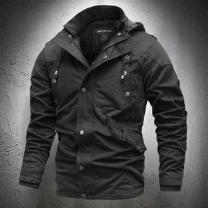 Bomber da uomo Autunno addensato Cappotto militare Giacca militare in cotone Giacca pilota nera Cappotto caldo con cappuccio Abbigliamento moda Inverno X0710