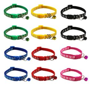 Pawfect Pet Collars：猫、犬の子犬用のベルIDバックルを備えた反射性調整可能なナイロン