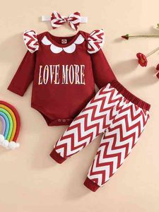 Bebê slogan gráfico plissado guarnição bodysuit chevron imprimir sweatpants com headband ela