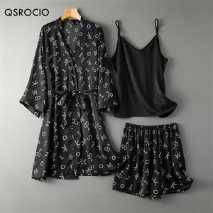 QSROCIO Pigiama da donna Set lettere Partern 3 pezzi Robe Sling Shorts Sleepwear Silk Like Fashion Abbigliamento da casa femminile Abbigliamento da notte 211215