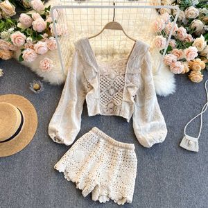 Sexig Vintage Square Neck Puff Långärmad Hollow Out Blouse Toppar + Hög Waist Wide Leg Shorts Casual Fashion Summer Sets Chic 210610